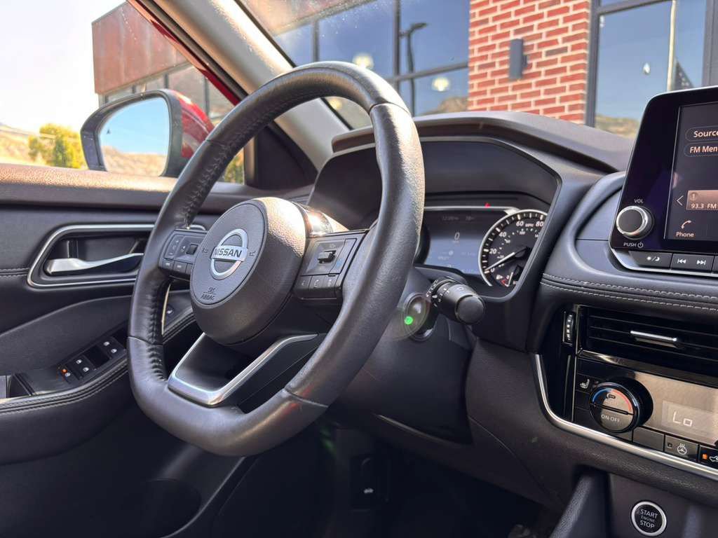 Used 2021 Nissan Rogue SV w/ Premium Package image 20