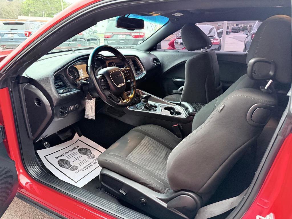 Used 2021 Dodge Challenger SXT w/ Driver Convenience Group image 10