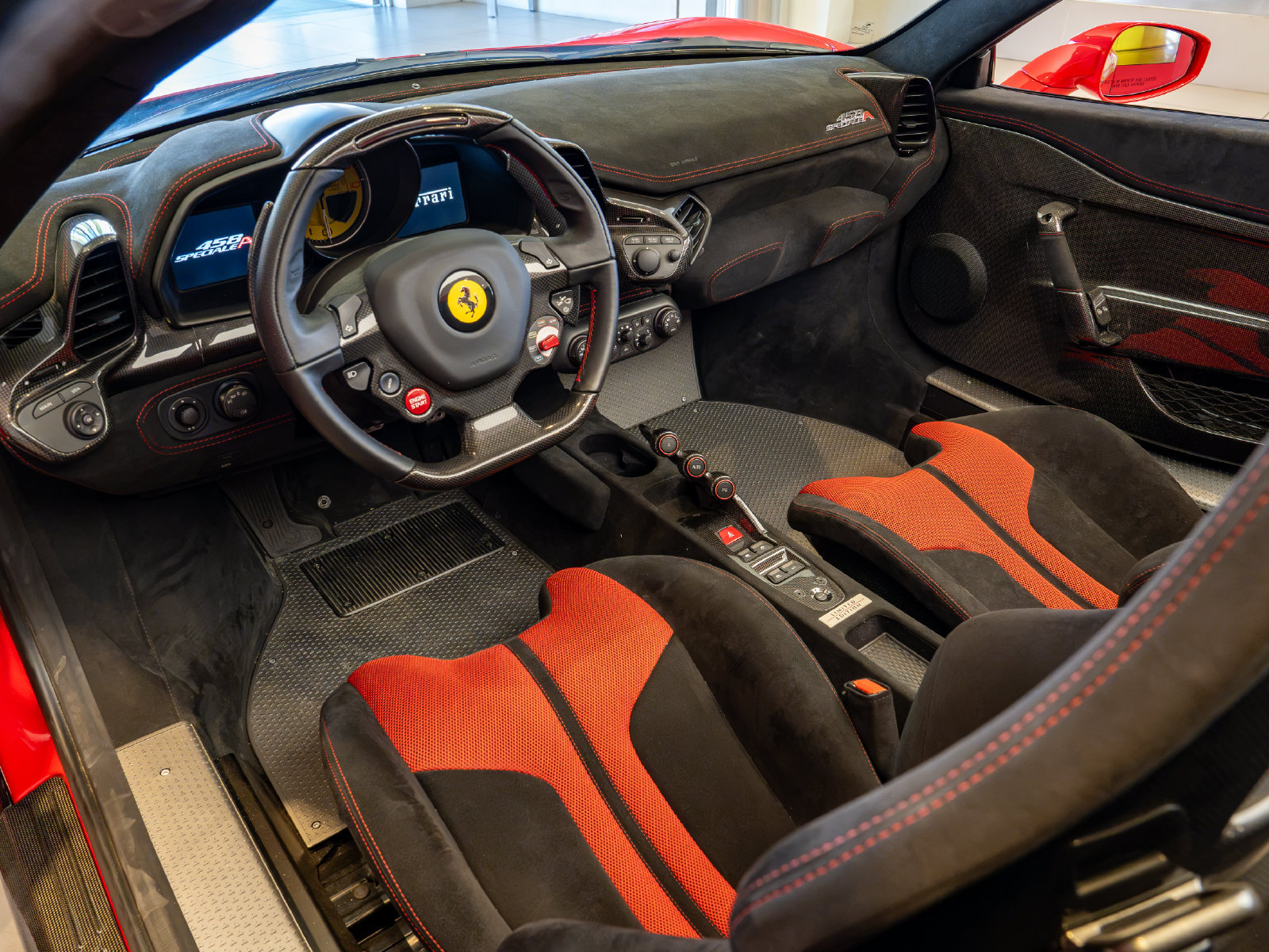 Used 2015 Ferrari 458 Speciale A RWD image 9