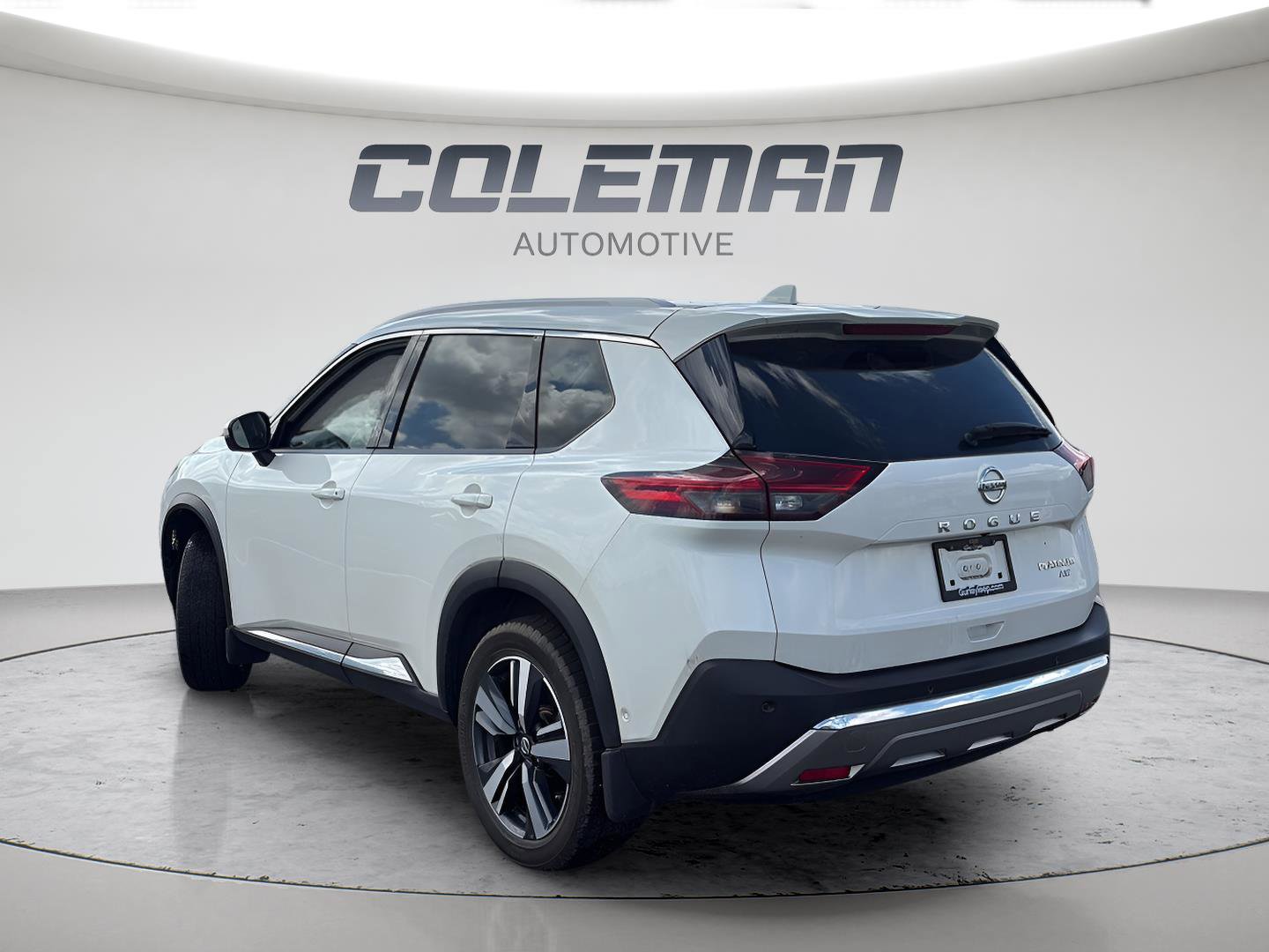 Used 2021 Nissan Rogue Platinum AWD/4WD image 3