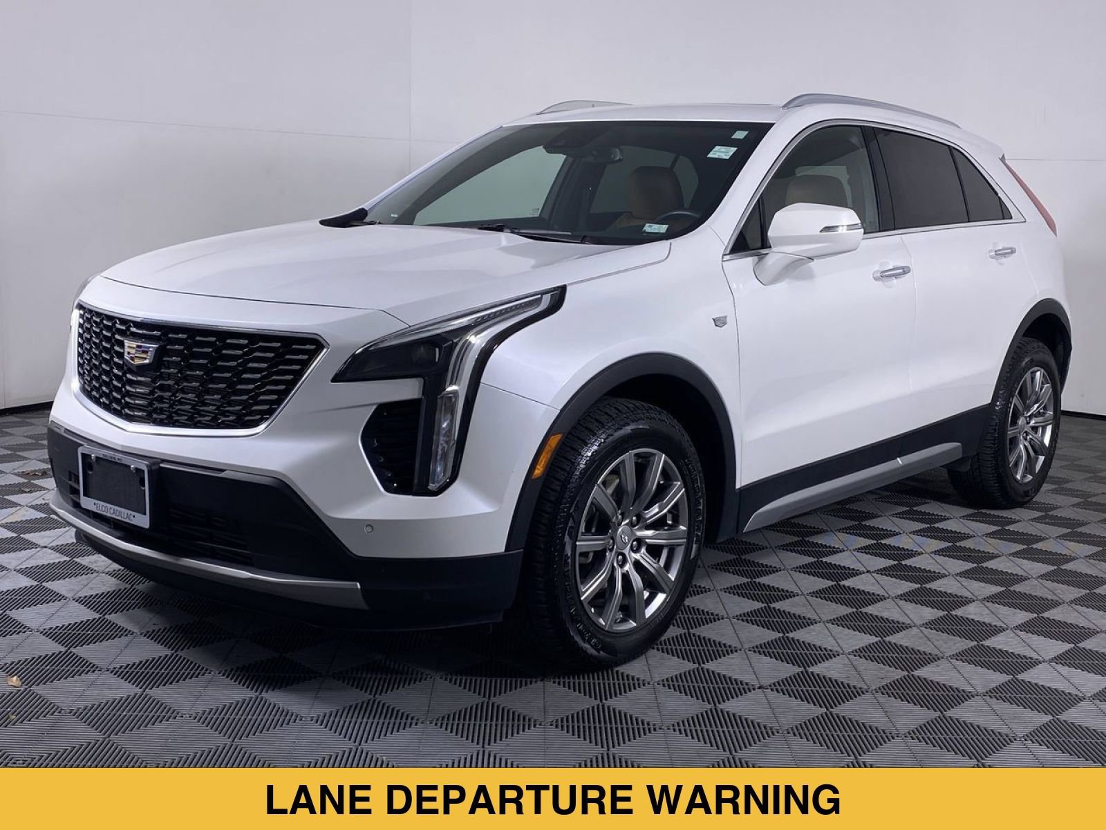 Certified 2023 Cadillac XT4 Premium Luxury AWD/4WD image 17