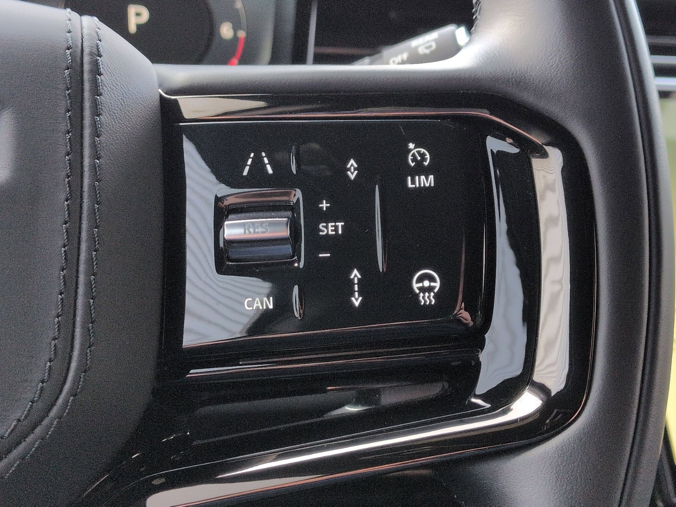 Used 2024 Land Rover Range Rover Sport Dynamic SE image 17