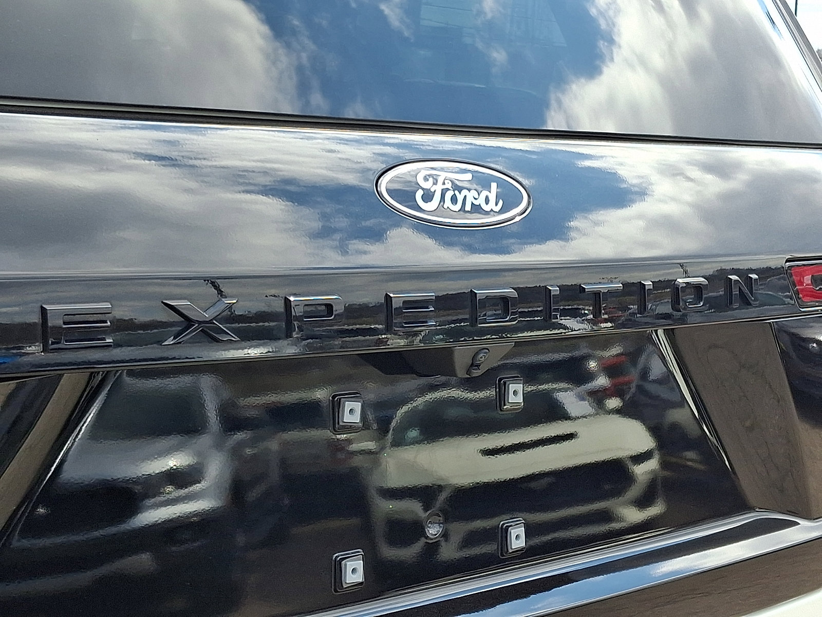 Used 2025 Ford Expedition Platinum w/ Stealth Performance Package image 30