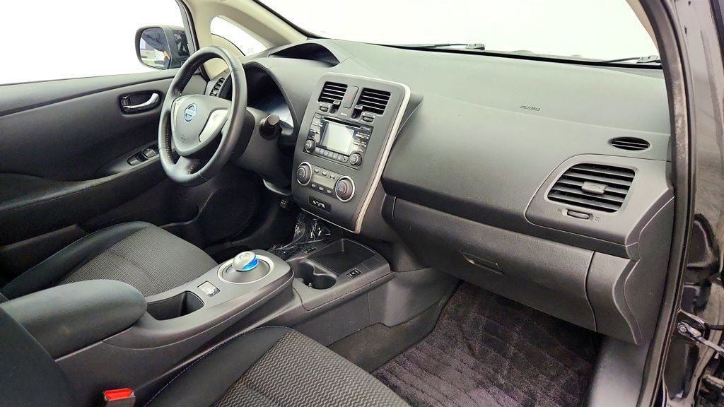 Used 2014 Nissan Leaf S w/ Charge Package FWD image 23