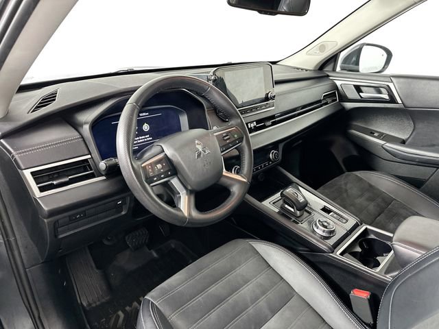 Used 2024 Mitsubishi Outlander SE image 20