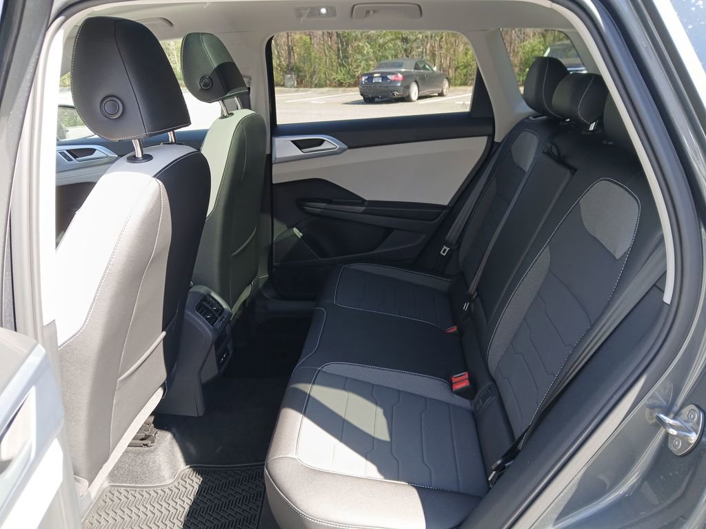 New 2026 Volkswagen Taos SE FWD image 24