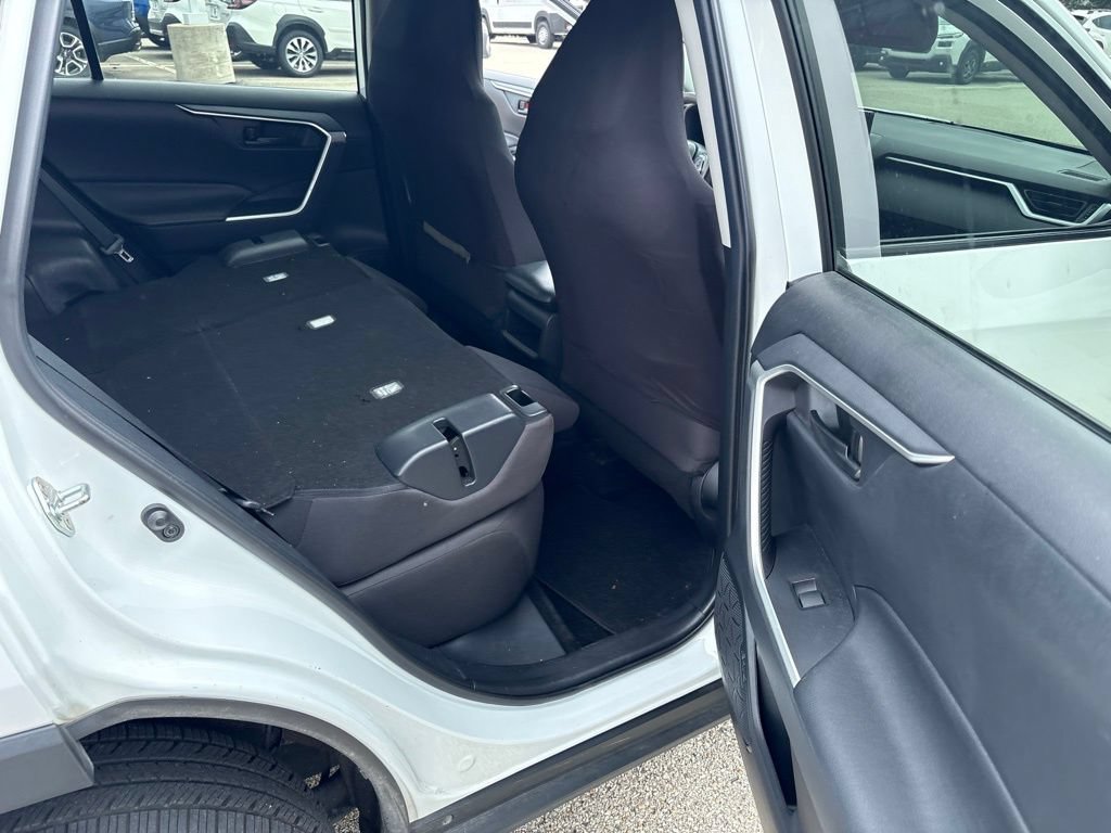 Used 2019 Toyota RAV4 LE AWD/4WD image 29