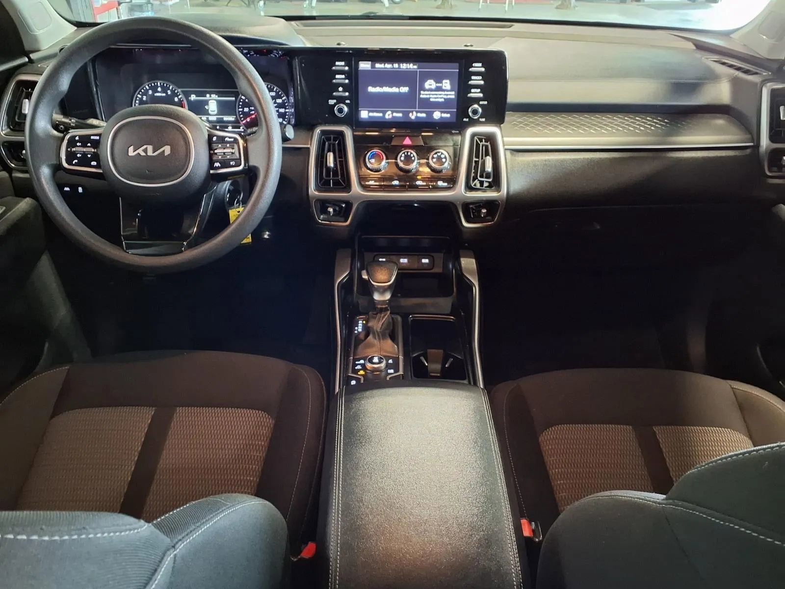 Used 2022 Kia Sorento LX AWD/4WD image 16