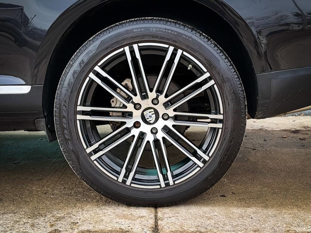 Used 2006 Porsche Cayenne S image 6