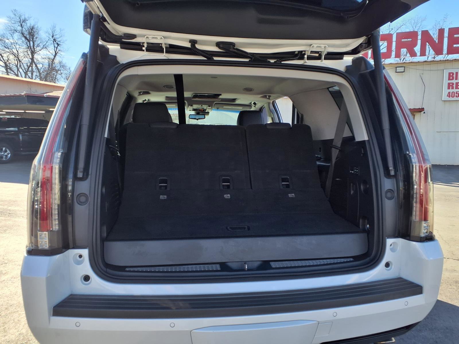 Used 2020 Cadillac Escalade Luxury image 21