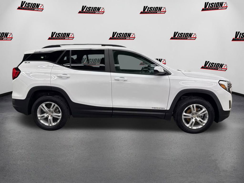 Used 2021 GMC Terrain SLE w/ Driver Convenience Package image 4