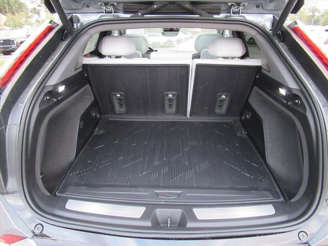 New 2026 Cadillac Optiq Luxury 1 image 30