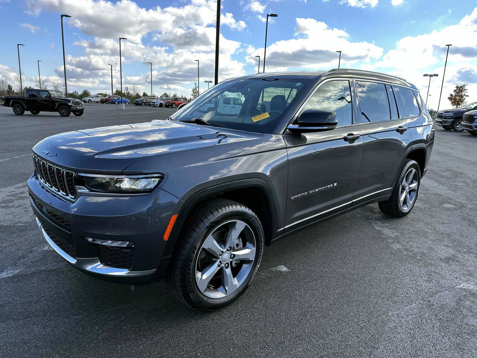 Used 2022 Jeep Grand Cherokee L Limited image 8