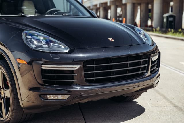 Used 2016 Porsche Cayenne Turbo AWD/4WD image 60