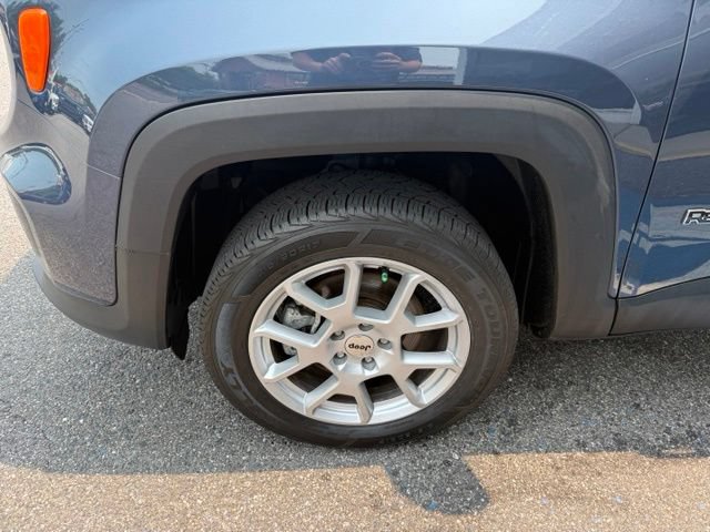 Used 2023 Jeep Renegade Latitude AWD/4WD image 43