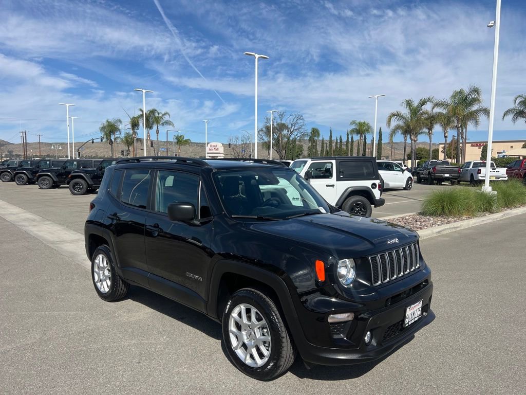 Used 2023 Jeep Renegade Latitude w/ Sun & Fun Group image 2