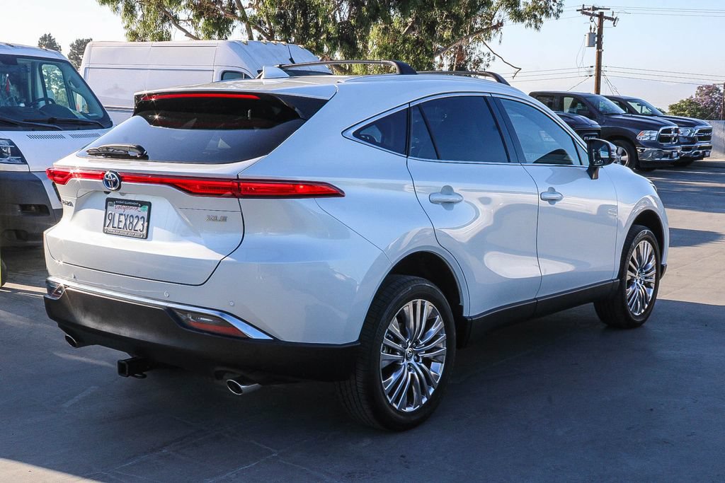 Used 2024 Toyota Venza XLE AWD/4WD image 8