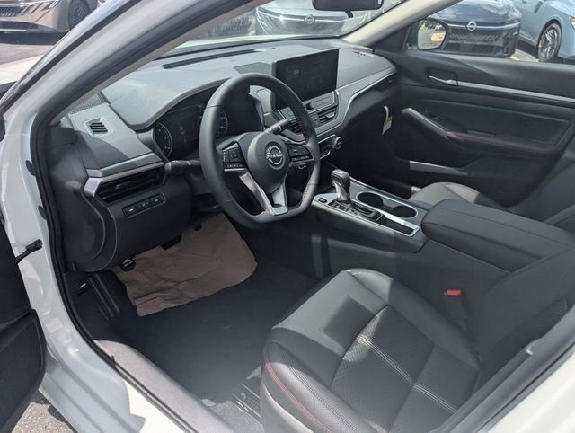 New 2026 Nissan Altima 2.5 SR w/ SR Midnight Edition Package FWD image 13