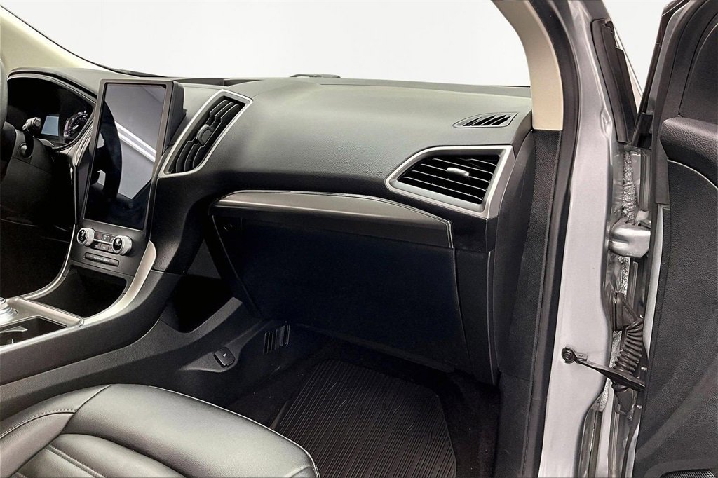 Used 2022 Ford Edge SEL w/ Convenience Package image 17