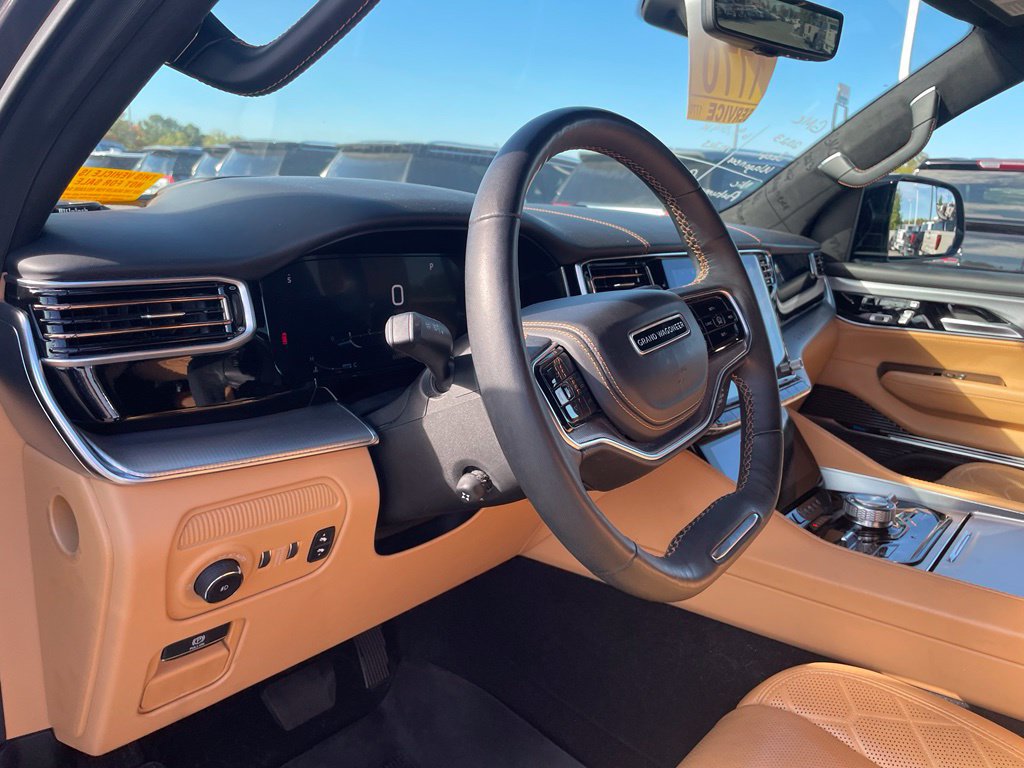Used 2023 Jeep Grand Wagoneer L Series III w/ Rear Seat Video Group 1 AWD/4WD image 12