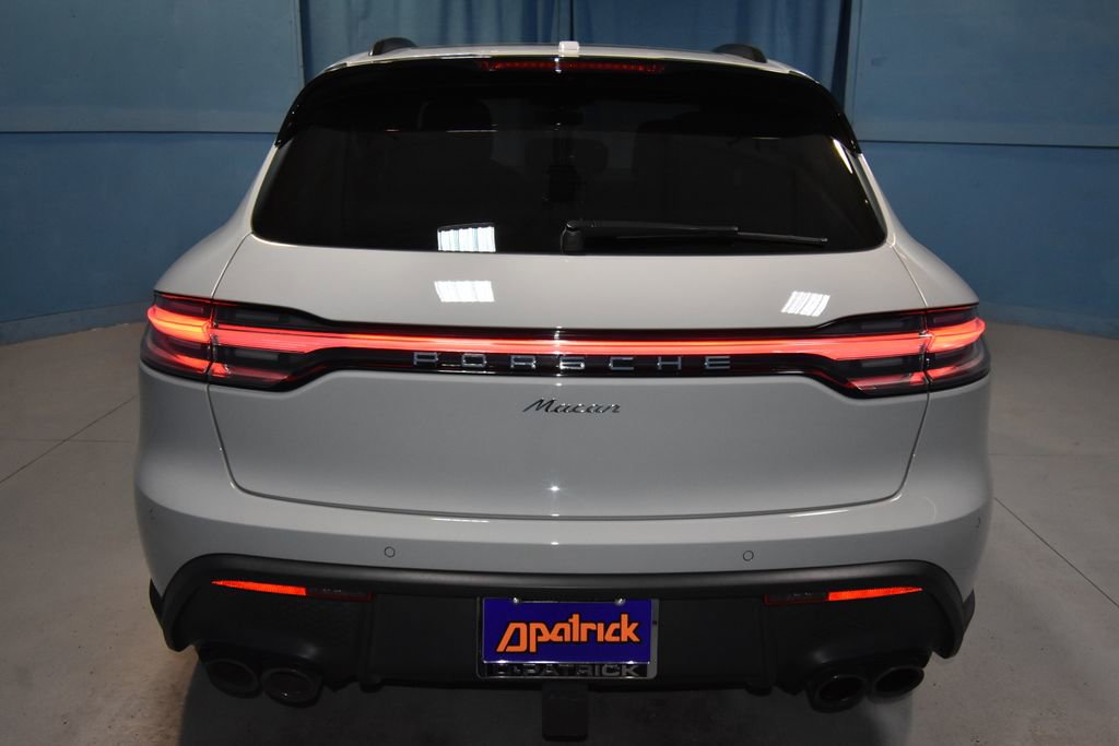 Certified 2025 Porsche Macan image 31