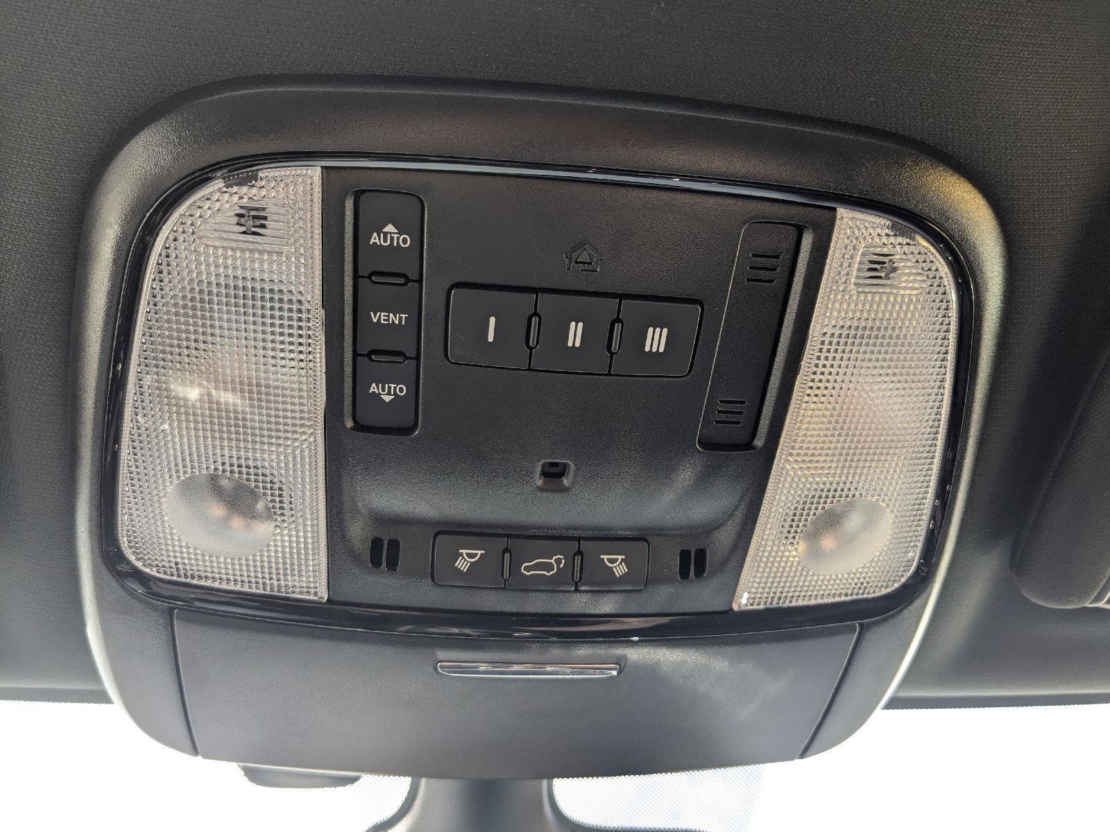 Used 2025 Dodge Durango R/T image 18