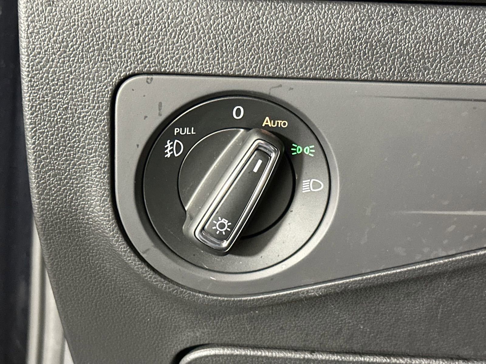 Used 2020 Volkswagen Tiguan SEL Premium R-Line image 26