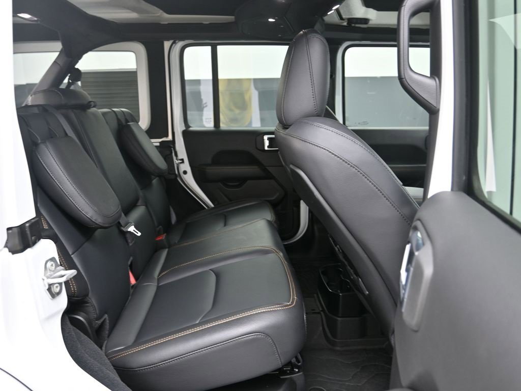 Used 2024 Jeep Wrangler Unlimited Sahara w/ Safety Group image 27