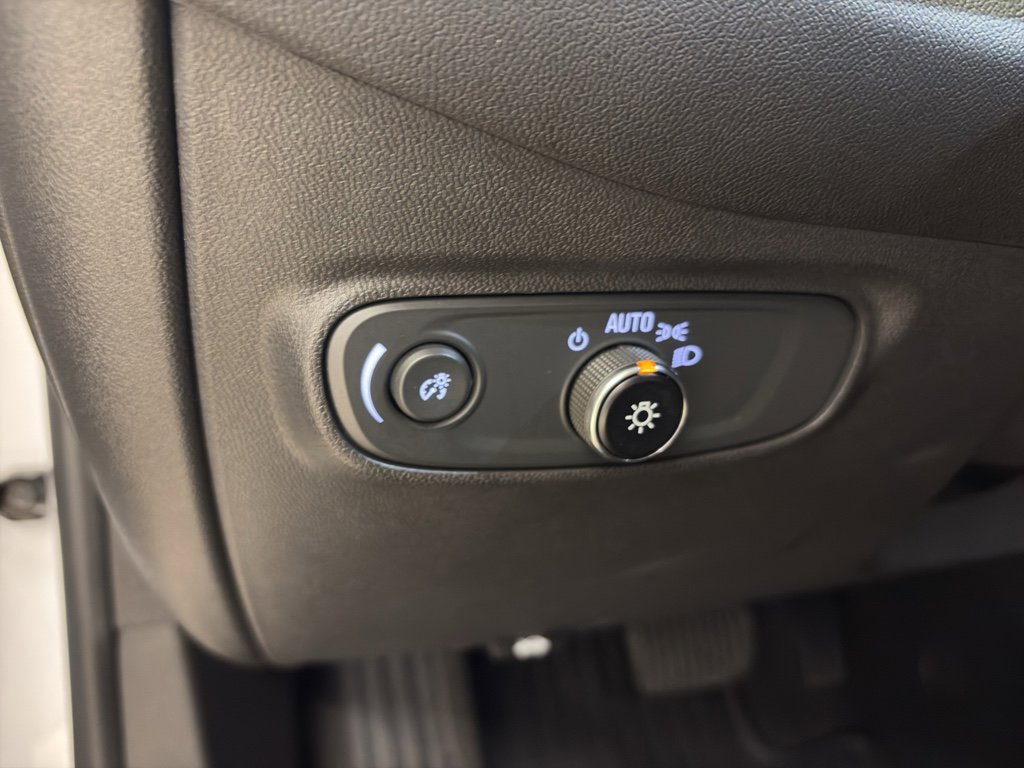 Used 2023 Chevrolet Equinox LS image 21