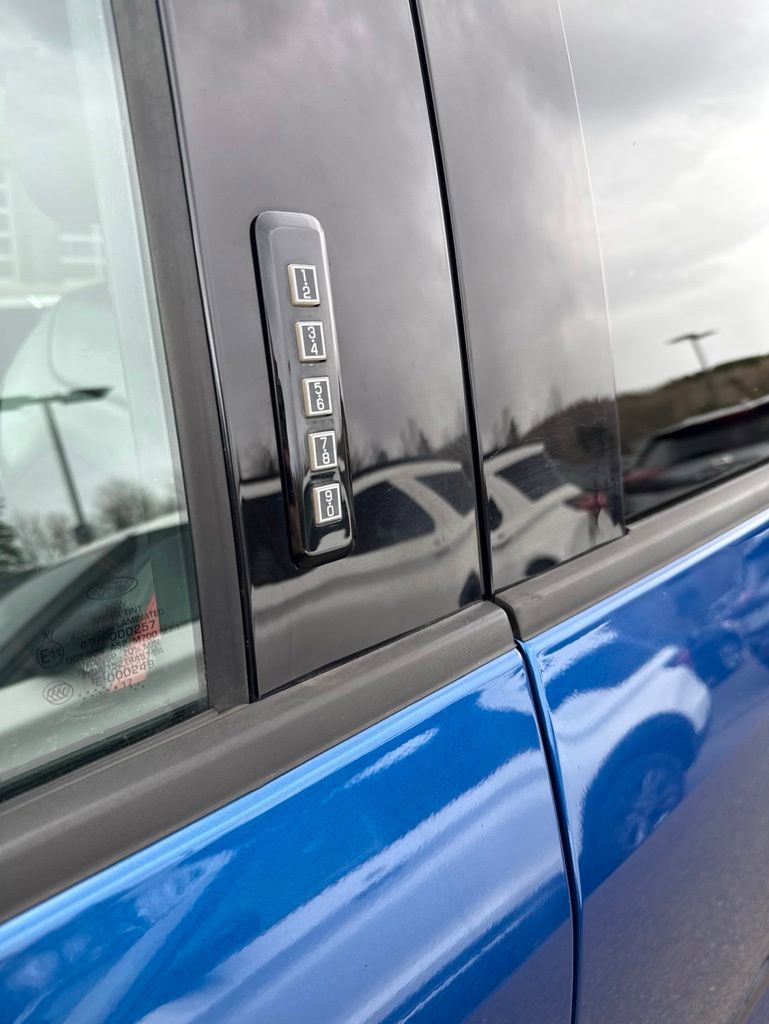 Used 2017 Ford F150 Lariat w/ Equipment Group 502A Luxury AWD/4WD image 7