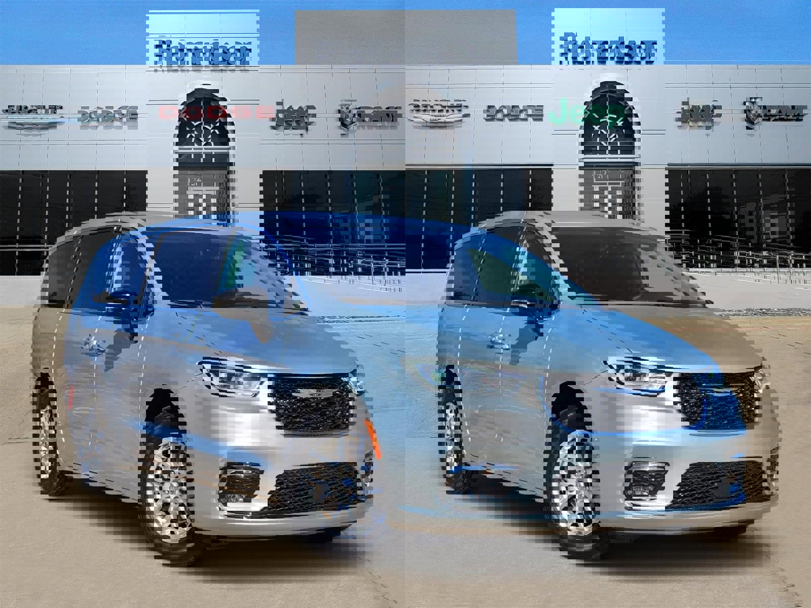 Used 2024 Chrysler Pacifica Touring-L