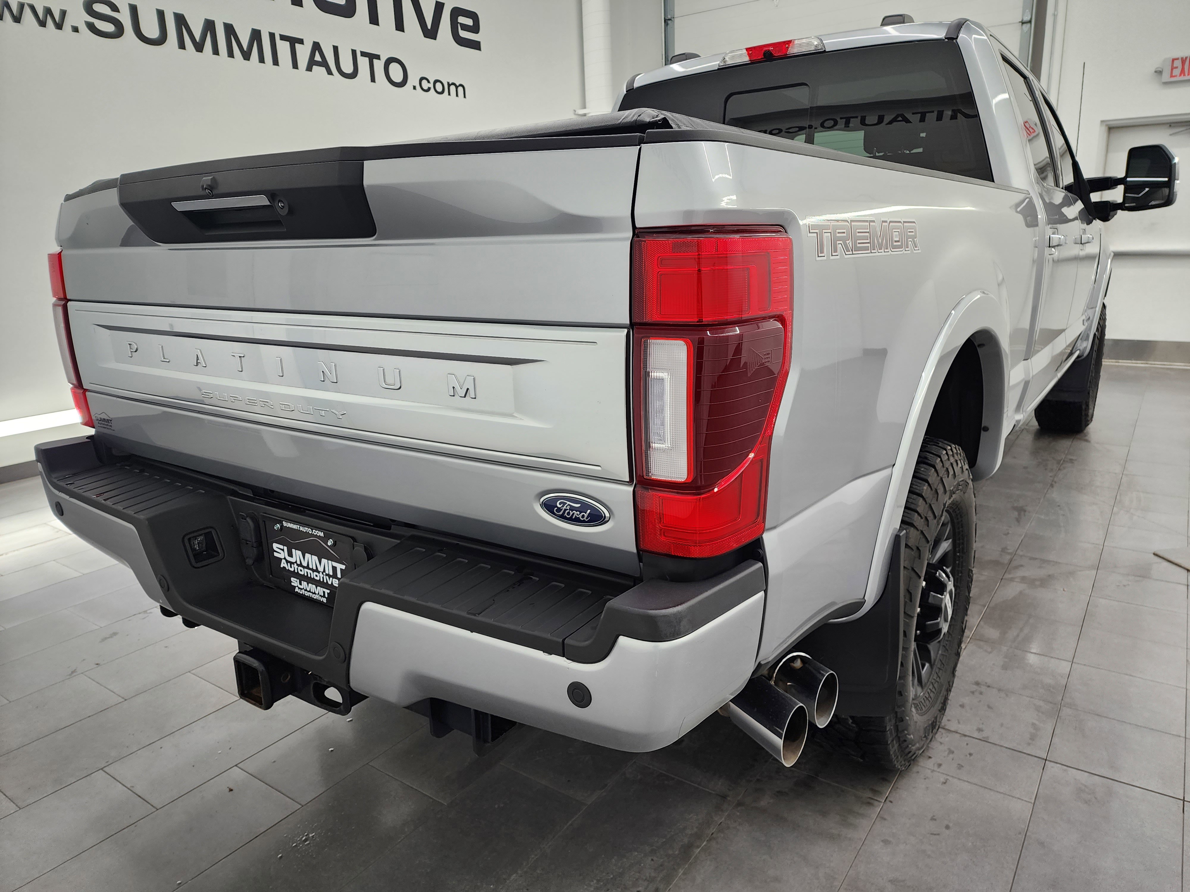 Used 2022 Ford F250 Platinum w/ Tremor Off-Road Package image 4