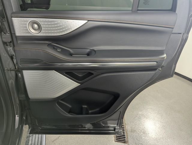 Used 2025 Lincoln Navigator Black Label image 28