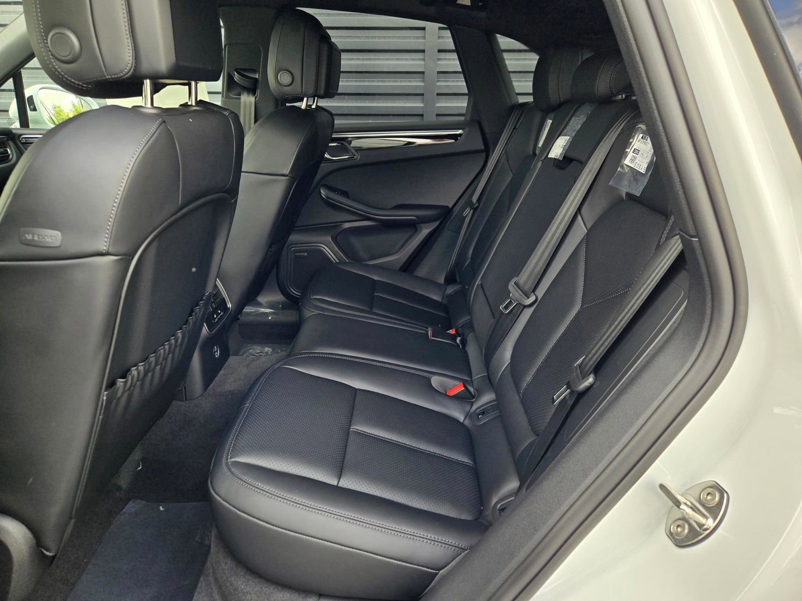 New 2026 Porsche Macan AWD/4WD image 18