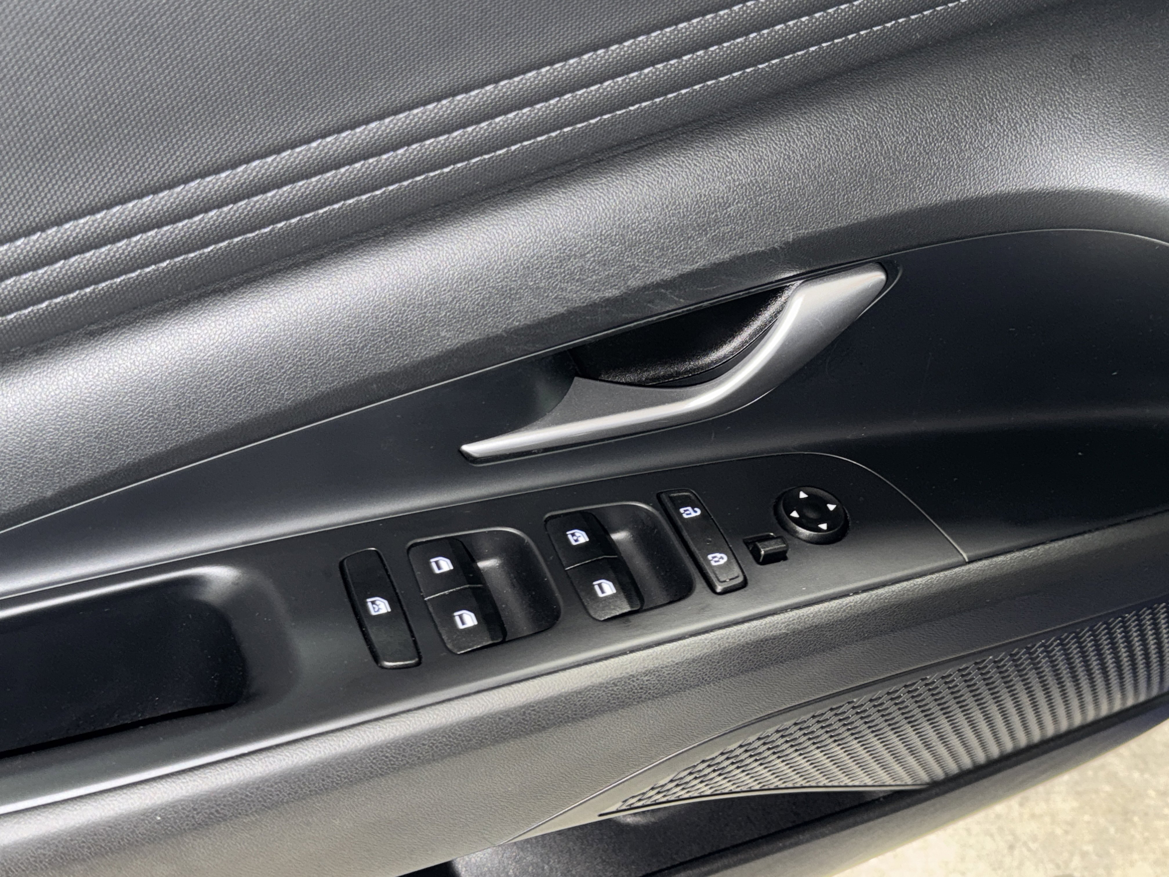 Used 2021 Hyundai Elantra SEL w/ Convenience Package image 17