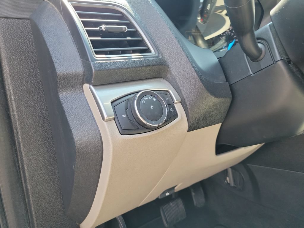 Used 2018 Ford Explorer FWD image 25
