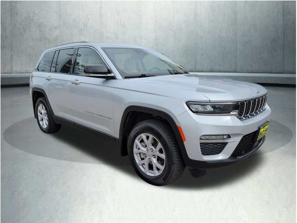 Used 2022 Jeep Grand Cherokee Limited w/ Luxury Tech Group II AWD/4WD image 9