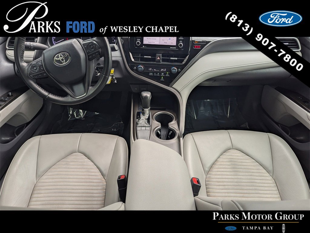 Used 2022 Toyota Camry SE image 11