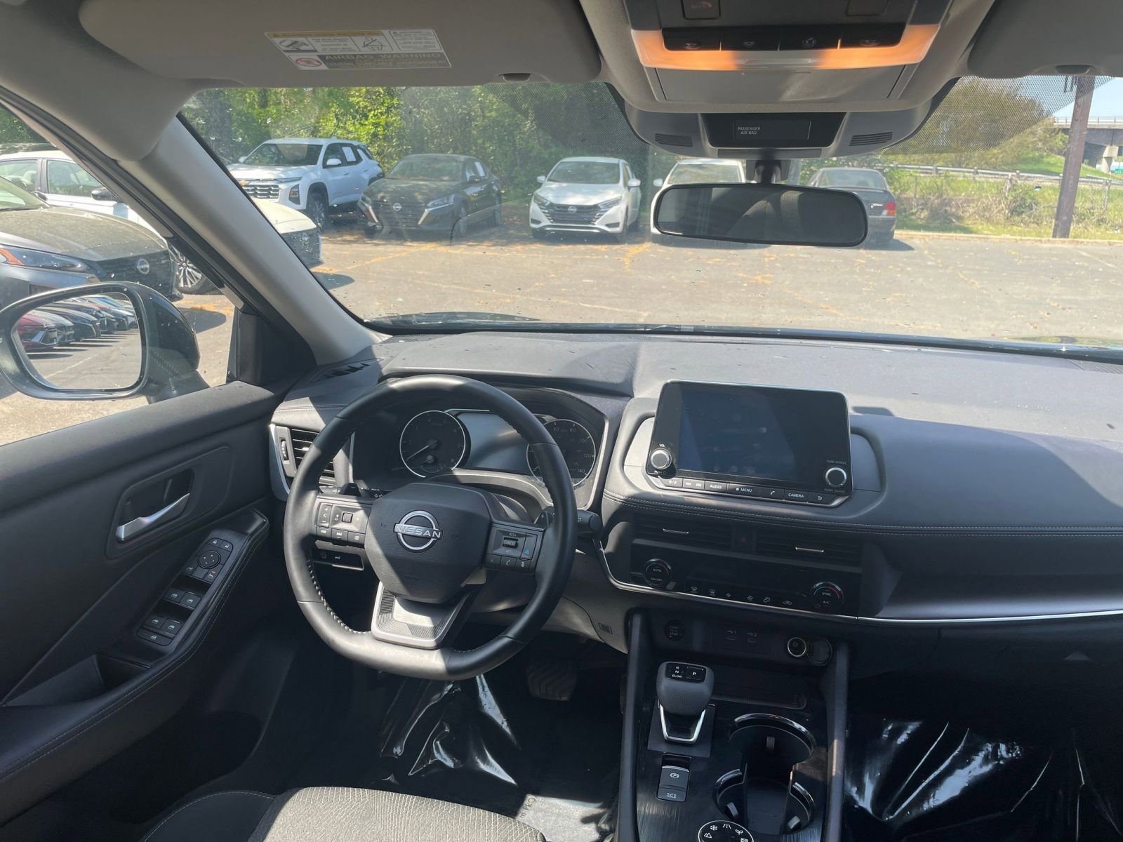 Used 2025 Nissan Rogue SV image 35