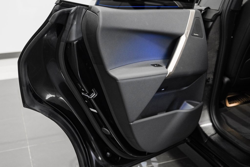 Used 2025 BMW iX xDrive50 image 48