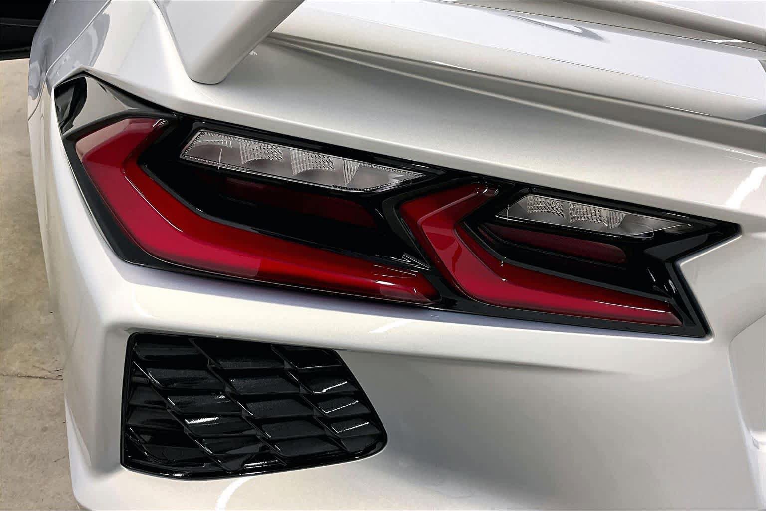 Used 2022 Chevrolet Corvette Stingray Preferred Cpe w/ Z51 Performance Package RWD image 27