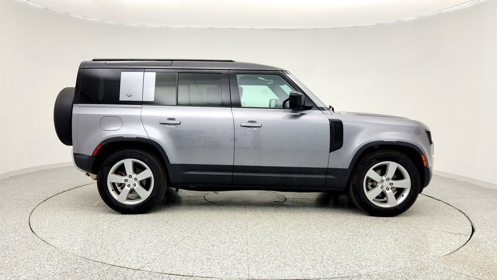 Used 2023 Land Rover Defender 110 S image 4