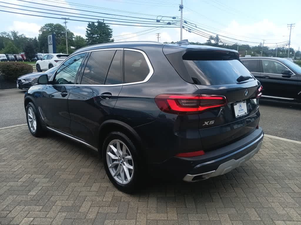 Used 2022 BMW X5 xDrive40i w/ Premium Package AWD/4WD image 3