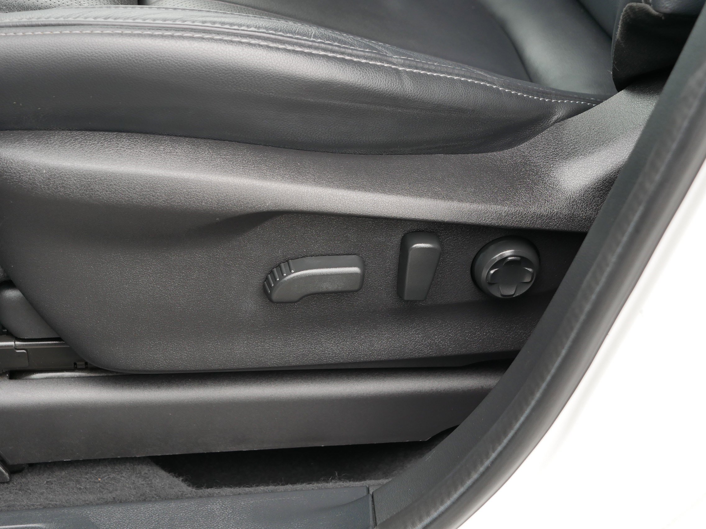 Used 2023 Subaru Ascent Limited image 20