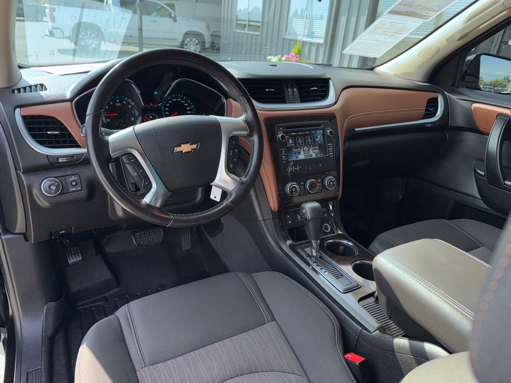 Used 2017 Chevrolet Traverse LT image 10