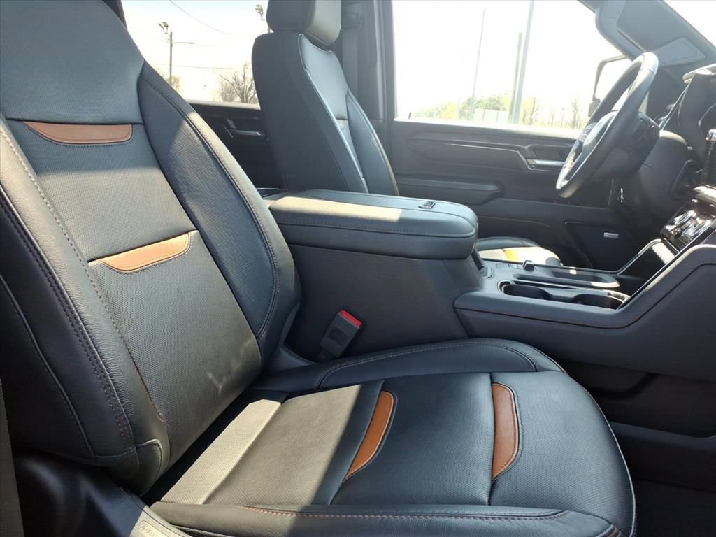 Used 2024 GMC Sierra 3500 AT4 w/ AT4 Premium Plus Package image 12
