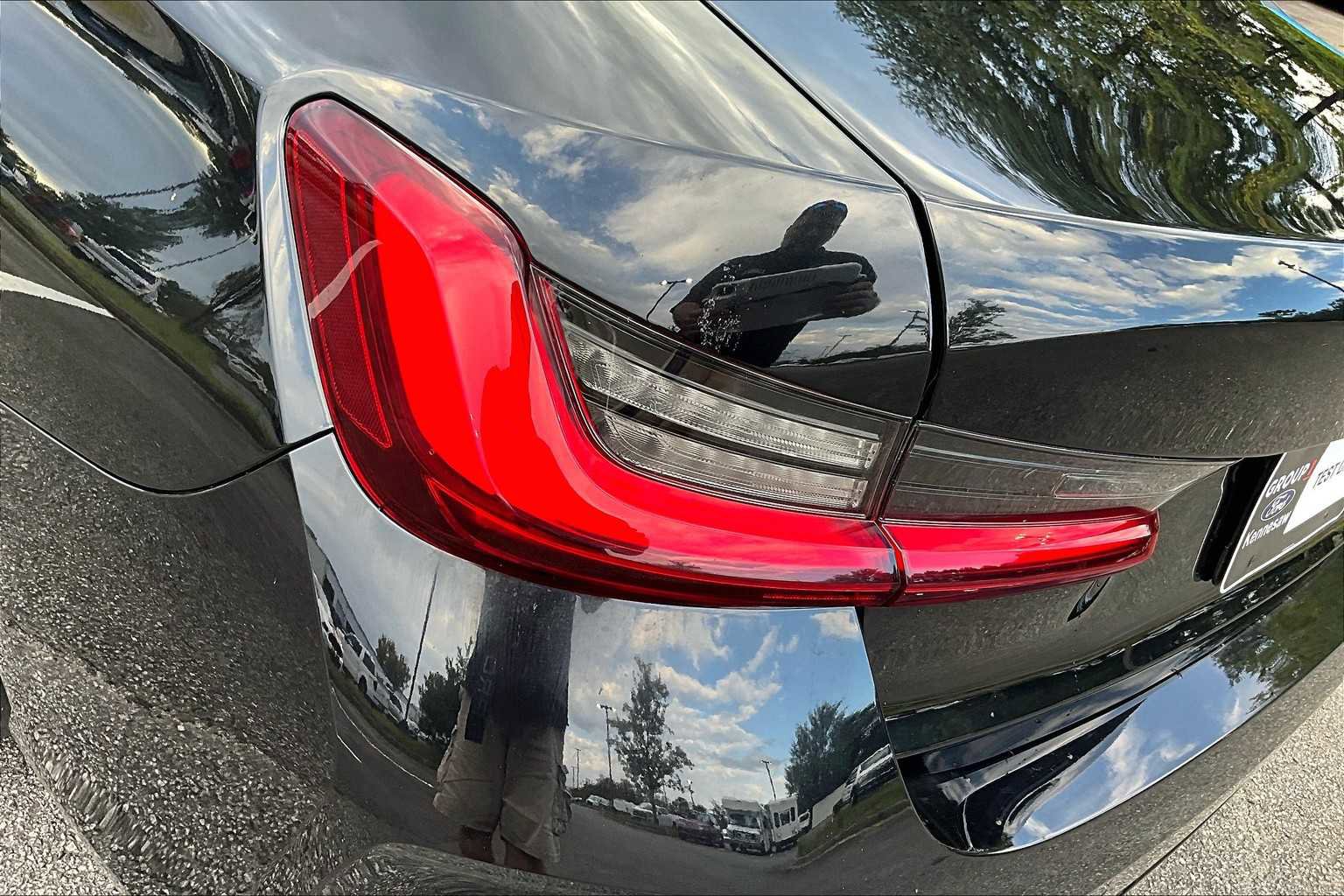 Used 2024 BMW 330e 330e w/ Convenience Package image 27