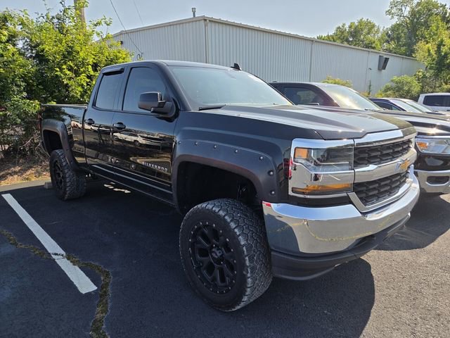 Used 2018 Chevrolet Silverado 1500 LT AWD/4WD image 3