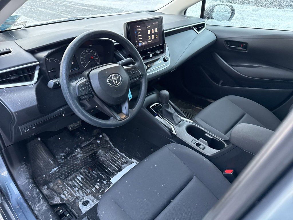 Used 2023 Toyota Corolla LE image 6