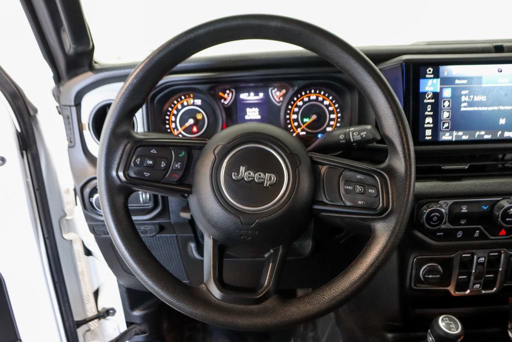 Used 2025 Jeep Gladiator Sport AWD/4WD image 21